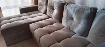 Срочно продам угловой диван, большой ,в отличном состоянии, угол меняется