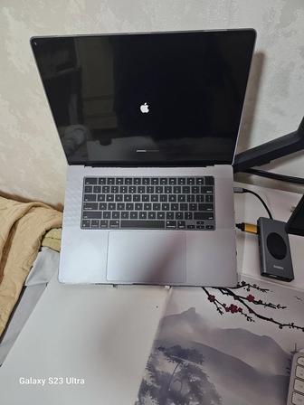 Macbook pro 16 ( 2021 )