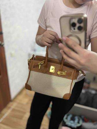 Сумка среднего размера