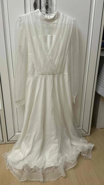 Белое платье