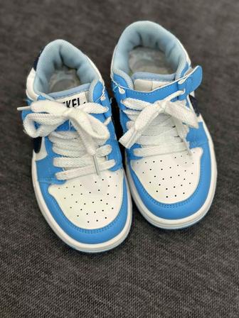 Кроссовки мальчику 27 размер