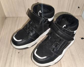 Продам зимние ботинки Котофей 27р