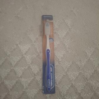 Зубная щетка