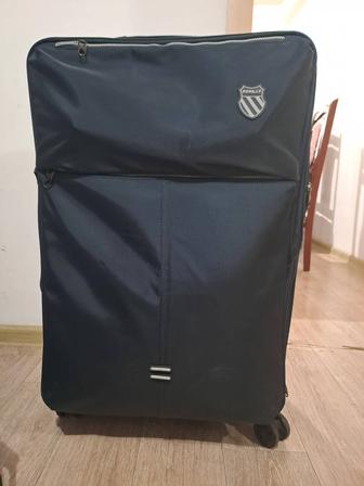 Продам чемодан XL водонепроницаемый, в отличном состоянии