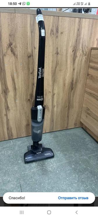 Срочно продам вертикальный беспроводной новый пылесос