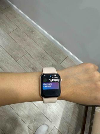 Продам Apple Watch 5, 40mm в идеальном состоянии