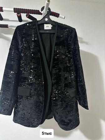 Женский костюм