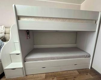 Кровать двухъярусная