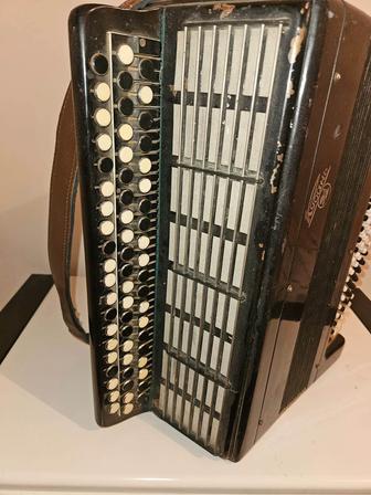 Продам б/у гармонь Кубань.