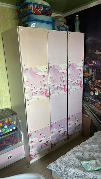 Шкаф