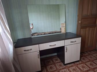 Продам комод с зеркалом