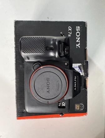 Sony alpha 7iii продам срочно