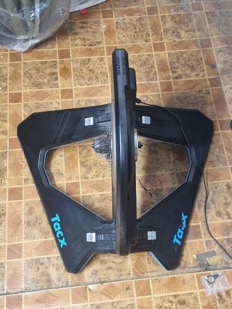 Велотренажер Tacx Neo 2T