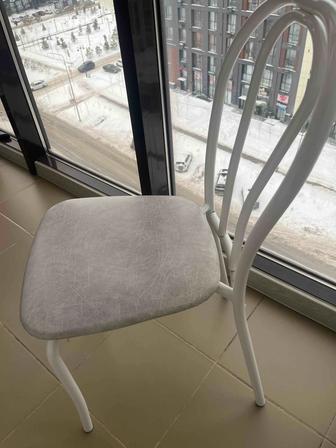 Продам кухонные стулья