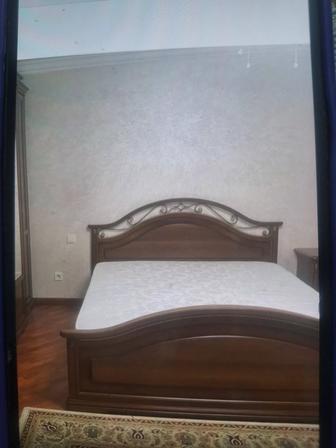 продается спальный гарнитур