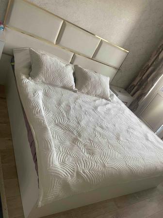 Кровать спальная