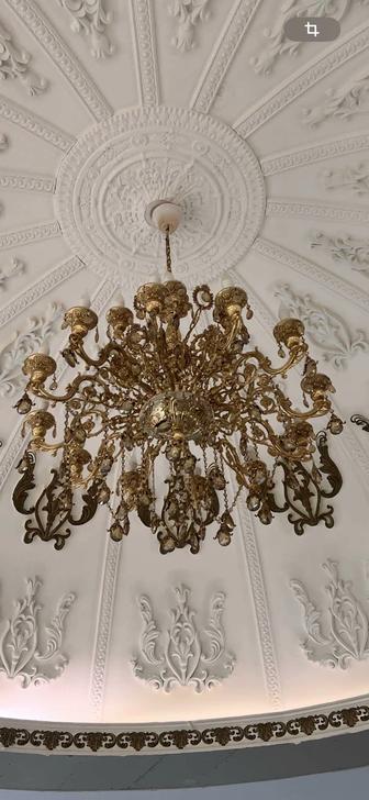 Классическая люстра в стиле барокко / рококо