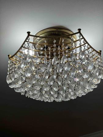 Продам люстры