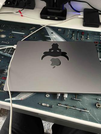 MacBook Pro M114-дюймовый
