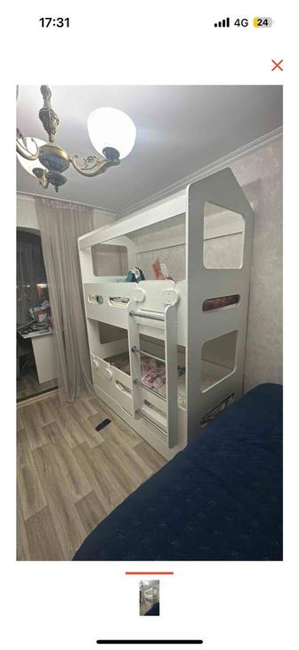 Продам двухъярусную детскую кровать