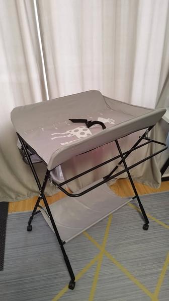 Продам пеленальный столик