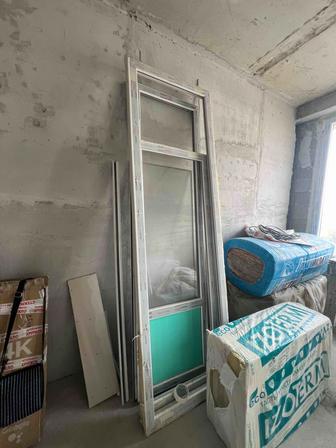 Пластиковые окна и дверь новая