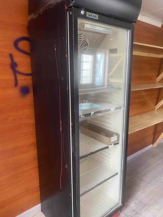 Продам витринный холодильник