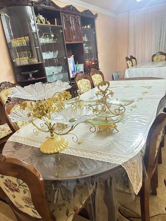 Стол с стульями