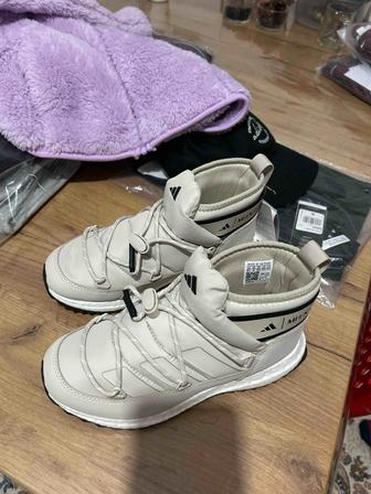 Продам зимние кроссовки