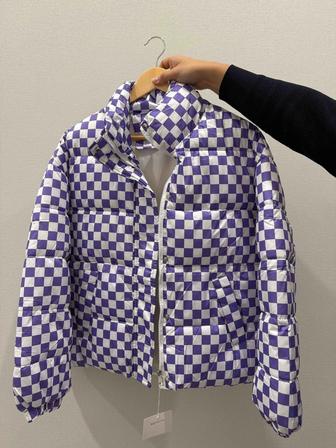 Продам куртку осень весна