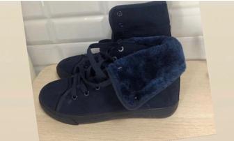 Зимние замшевые мокасины