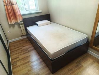 Продается кровать с матрасом