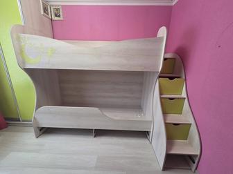 Кровать двухъярусная