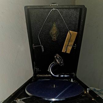 Продам советский патефон ПТ-3, 1955 г.
Производство СССР, Молотовский