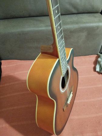 Продам гитару