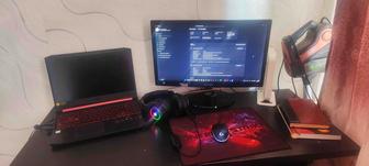 Ноутбук,монитор,мышка,стол