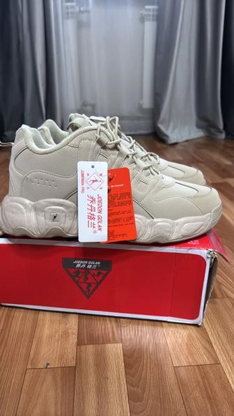 Кроссовки мужские 48 размер