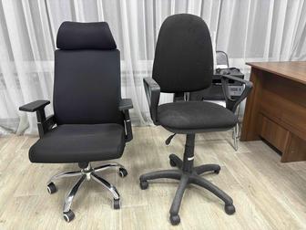 Срочно Продается связи с переездом. Офисные стола и кресло