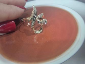 Продам кольцо с бриллиантами