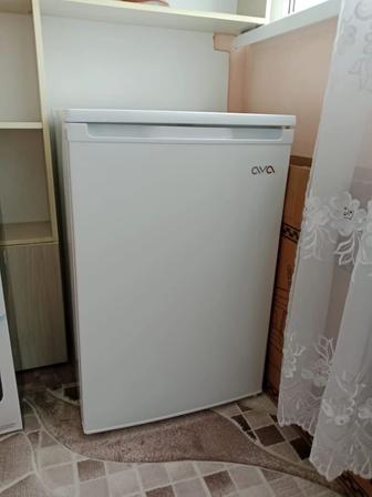 Морозильник AVA почти новый