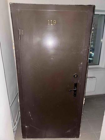 Продам железную дверь