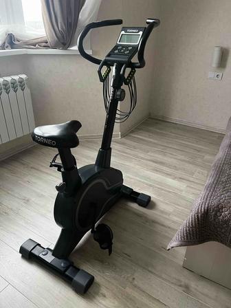 Продам велотренажер Торнео