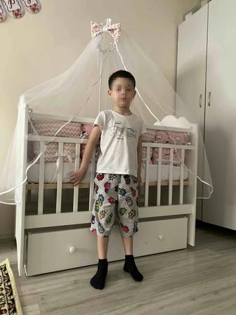 Продаю детский кровать с маятником