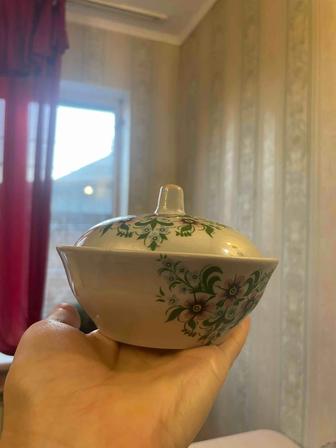 Продам сахарницу