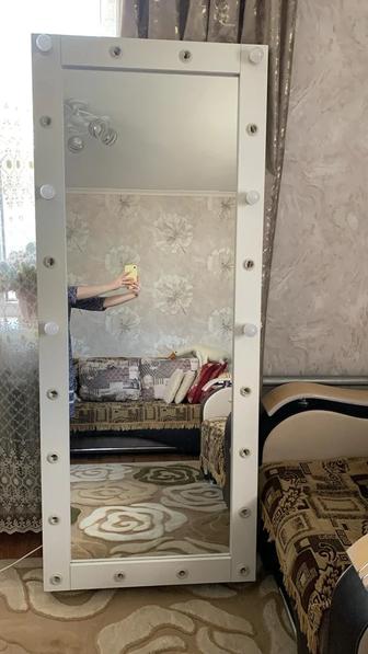 Продам студийное зеркало