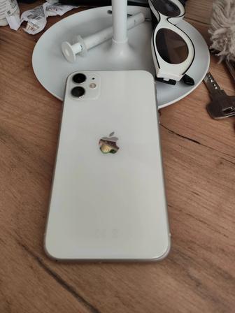Продам iPhone 11 64 гига