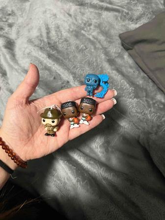Продам фигурки kinder joy stranger things, очень странные дела