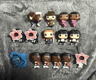 Продам фигурки kinder joy stranger things, очень странные дела