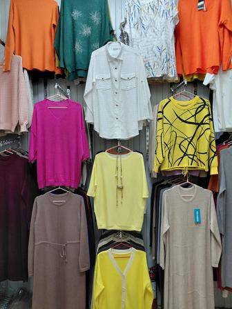 Продажа женских кофточек.