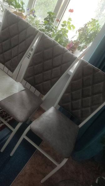 Срочно продам новый 1 стол и 8 стульев.Самовывоз